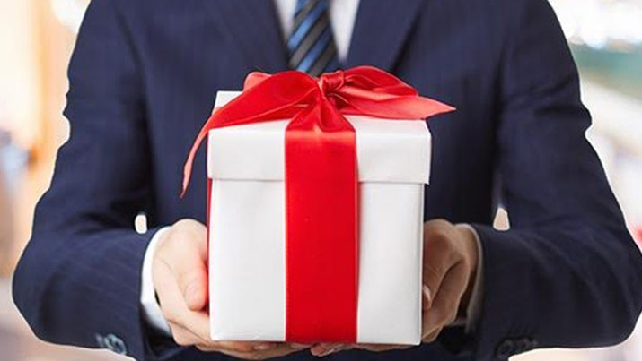 بهترین هدیه برای رییس مرد