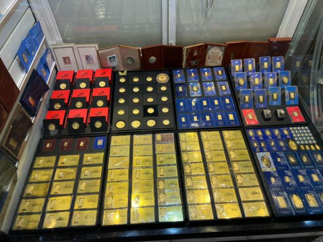 سکه امپراطور آقای صادقی